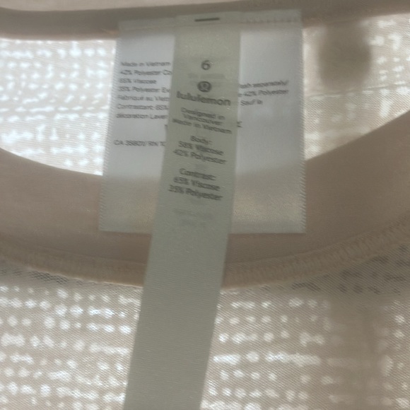 Lululemon uncovered tall tee - Picture 4 of 6
